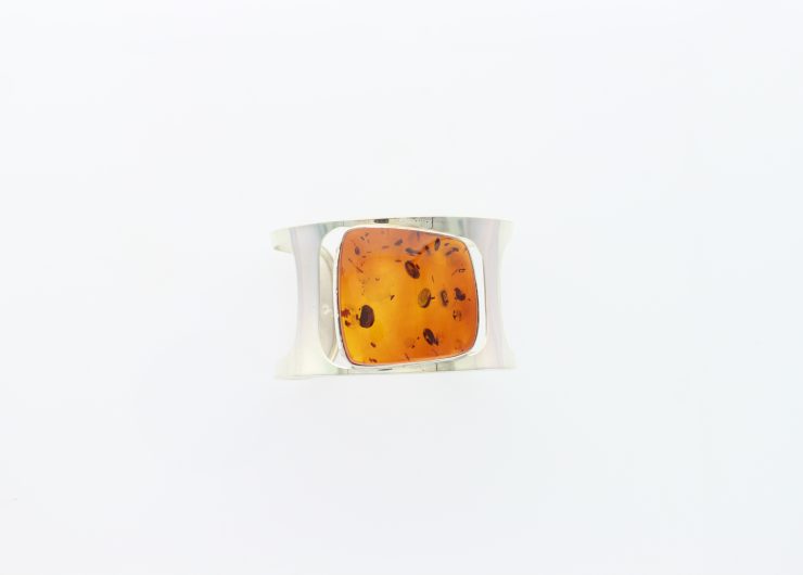 A photo of the 925 Sterling Silver Amber product