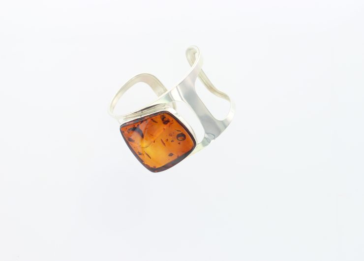 A photo of the 925 Sterling Silver Amber product