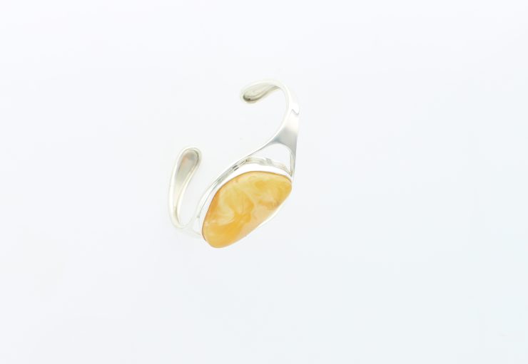 A photo of the 925 Sterling Silver Amber product