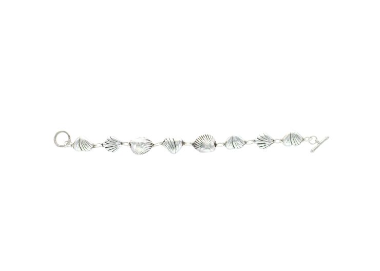 A photo of the 925 Sterling Silver Shell Bracelet product