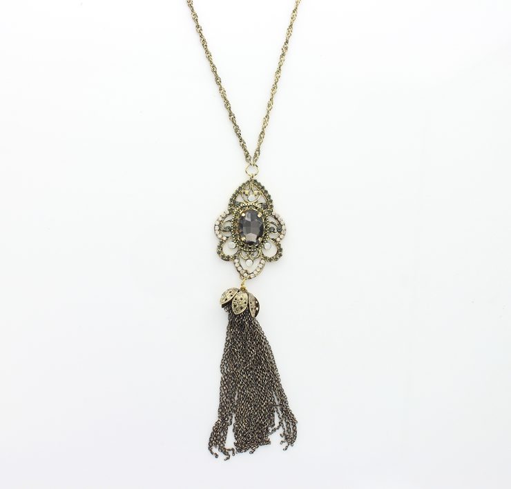 A photo of the Long Tassle Necklace product