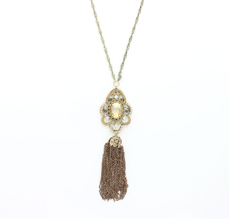 A photo of the Long Tassle Necklace product