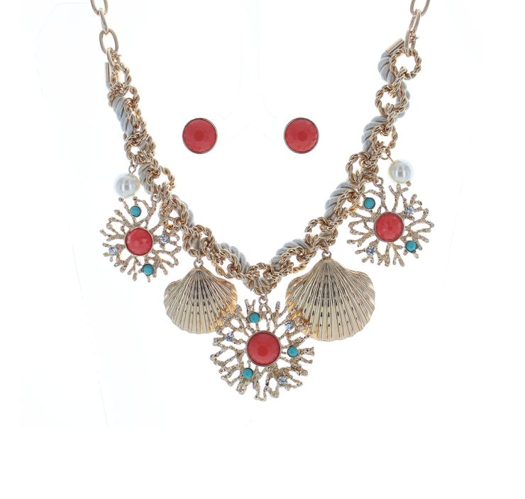 A photo of the Delicate Shades Statement Necklace product