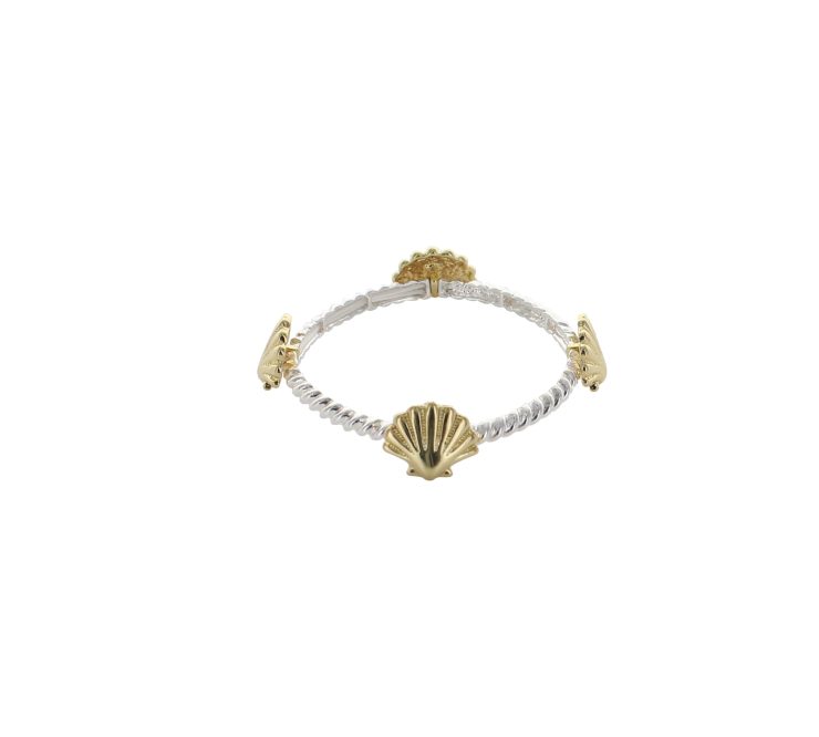 A photo of the Thin Stretch Scallop Shell Bracelet product