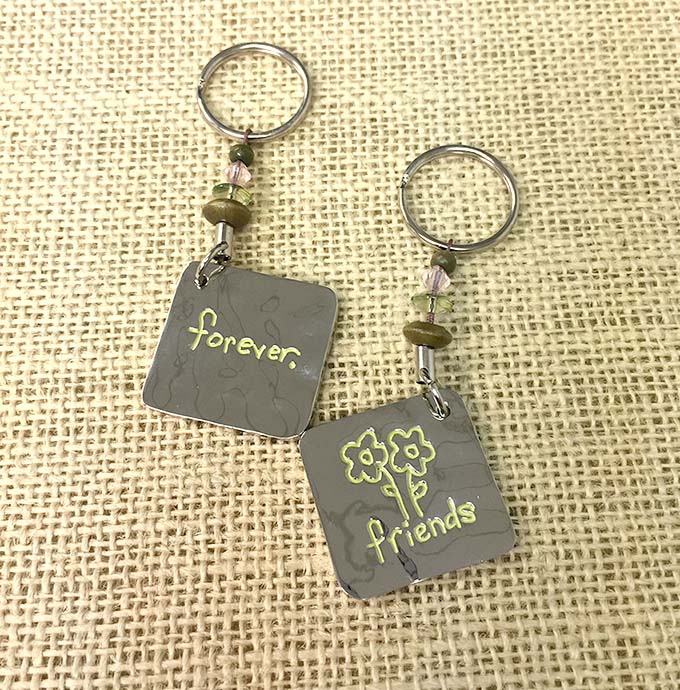 A photo of the "Forever Friends" Keychain product