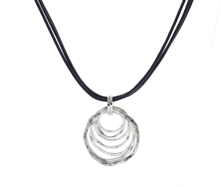 A photo of the Metal Rings Necklace product