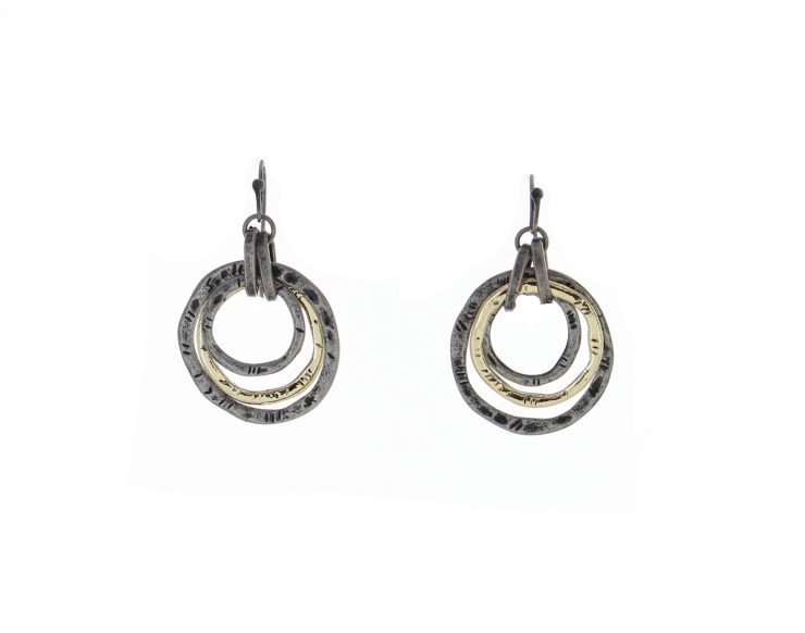 A photo of the Metal Rings Necklace product