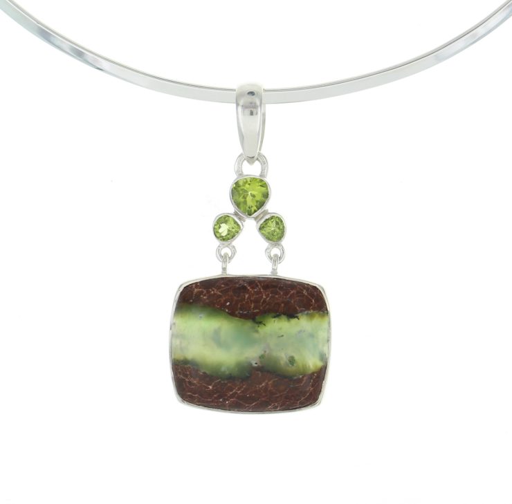 A photo of the Green Agate Pendant product