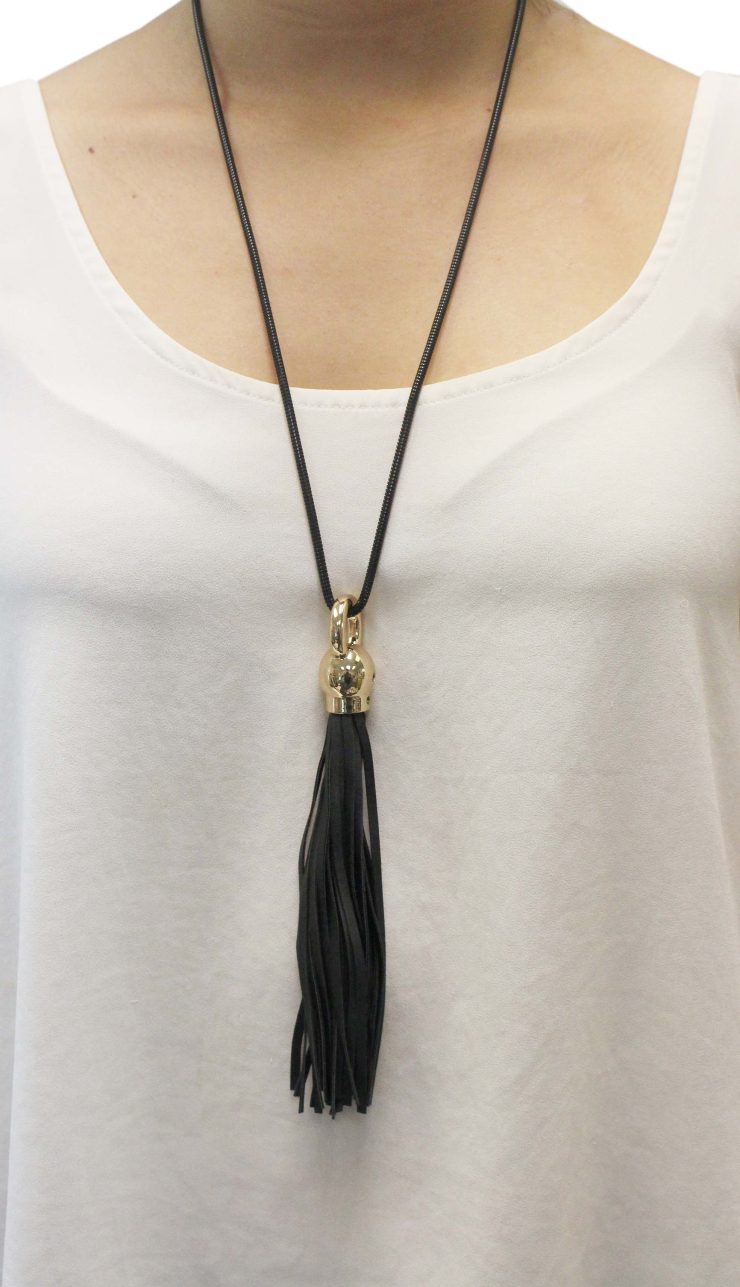 A photo of the Mesh Chain  Tassel Necklace product