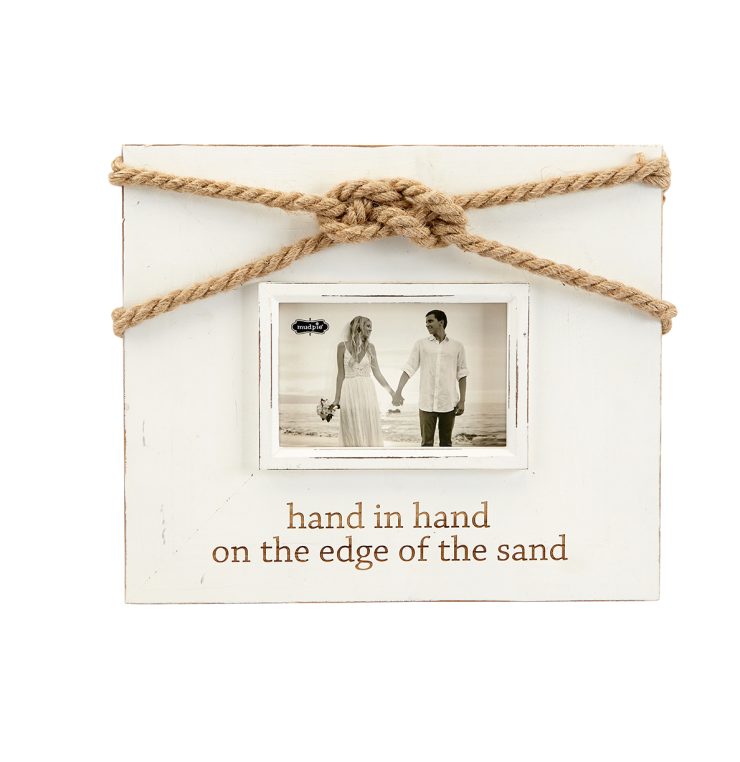 A photo of the Hand In Hand Knot Frame product