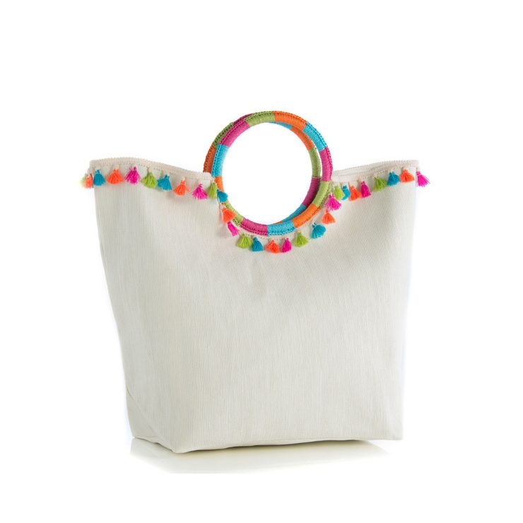 A photo of the Valeria Tote product