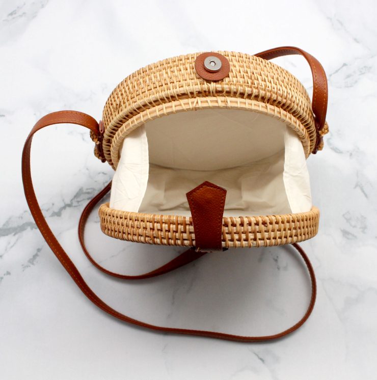 A photo of the The Stunning Straw Cross-Body Purse product