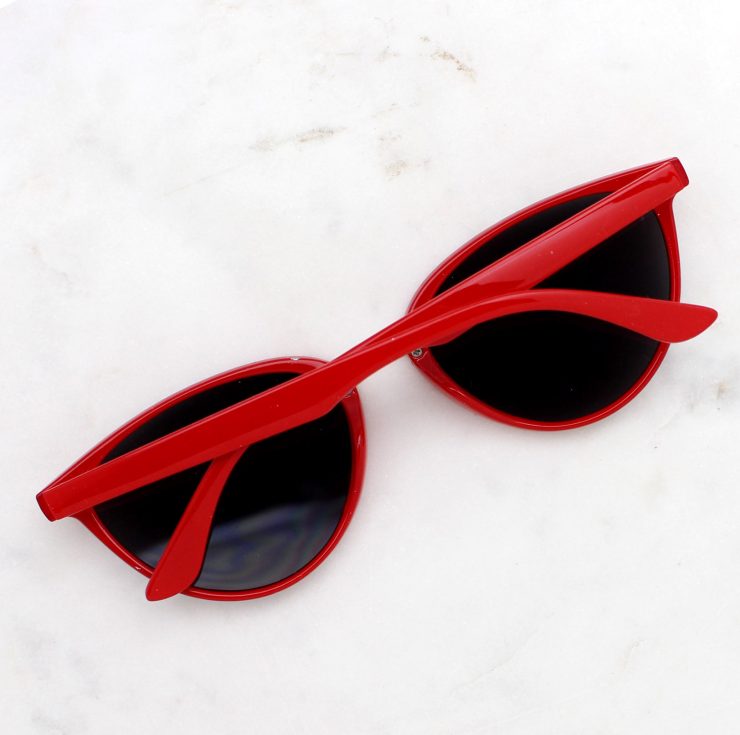 A photo of the Under The Sol Sunglasses product