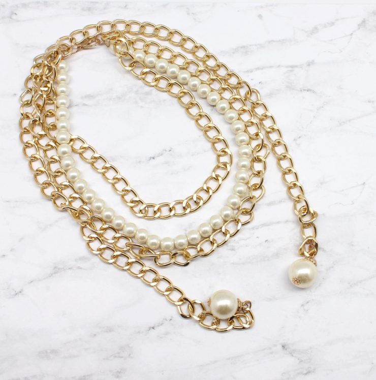 A photo of the Pearly Chic Necklace product