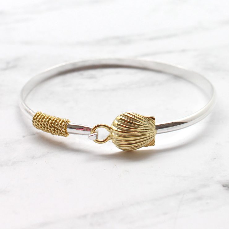 A photo of the Scallop Bangle product
