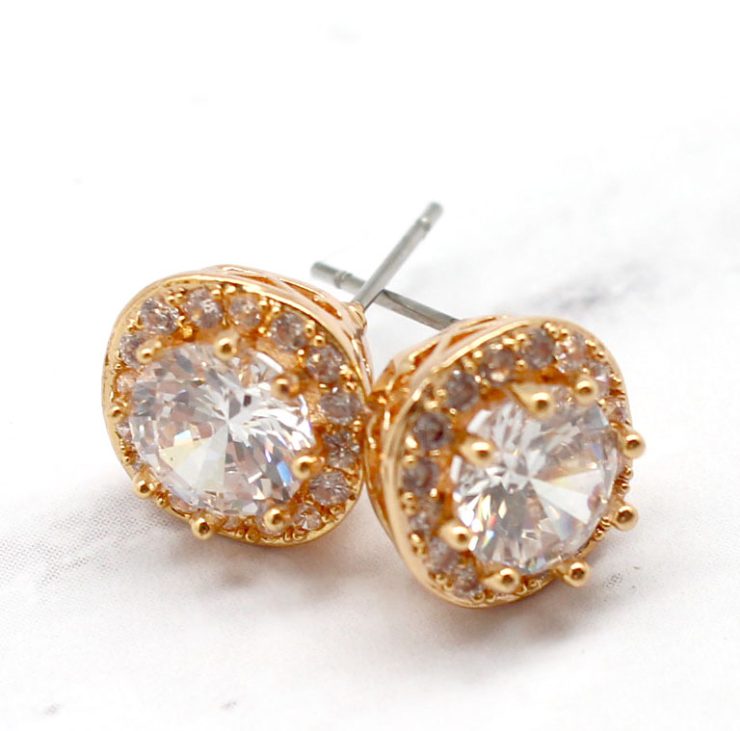 A photo of the Sparkle On Earrings product