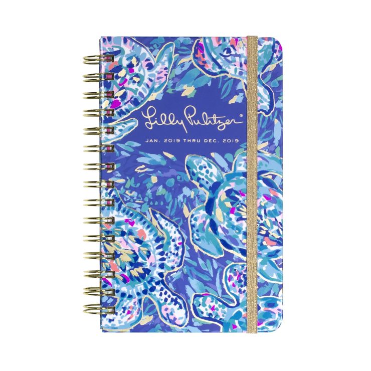 A photo of the Lilly Pulitzer Medium 12 Month Agenda in Party Wave product