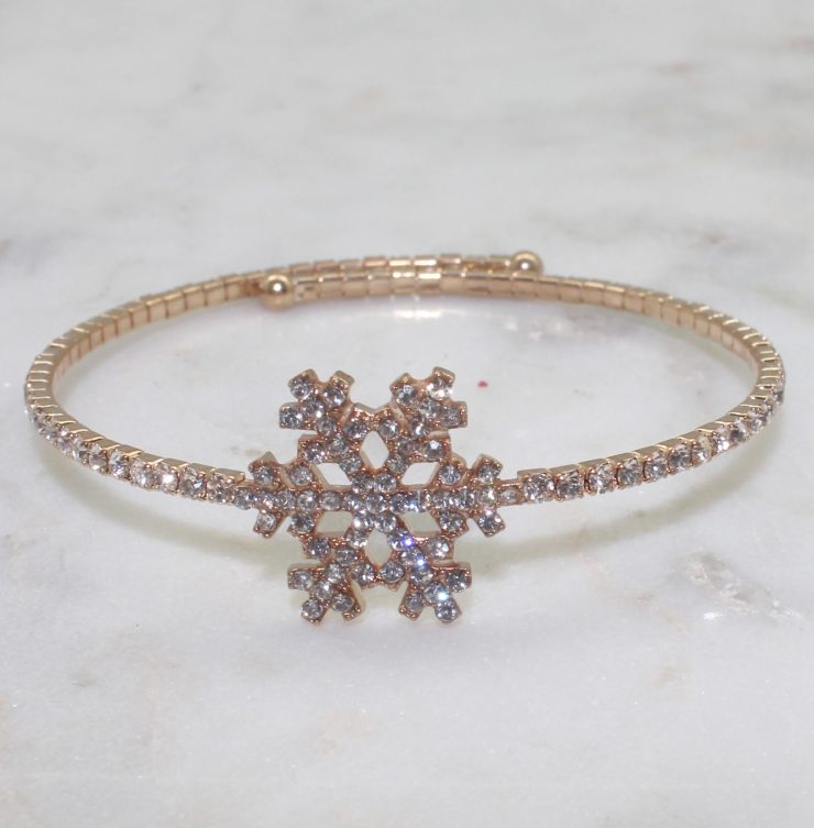 A photo of the Frozen Flake Bracelet product
