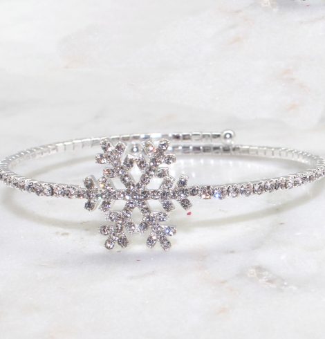 A photo of the Frozen Flake Bracelet product