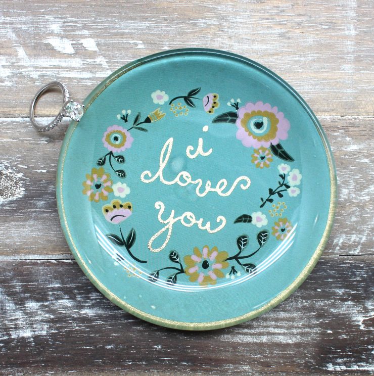 A photo of the "I Love You" Dish product