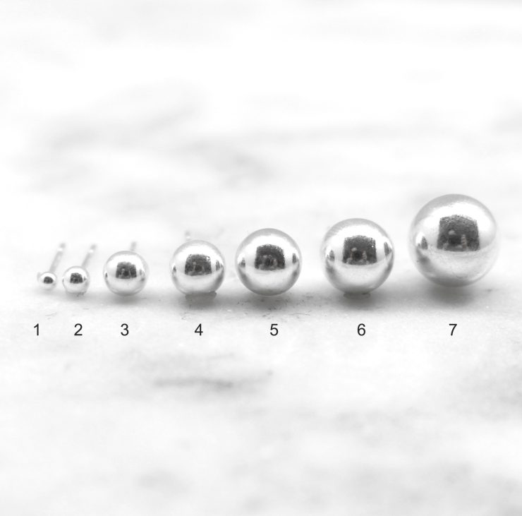 A photo of the Simple Stud product