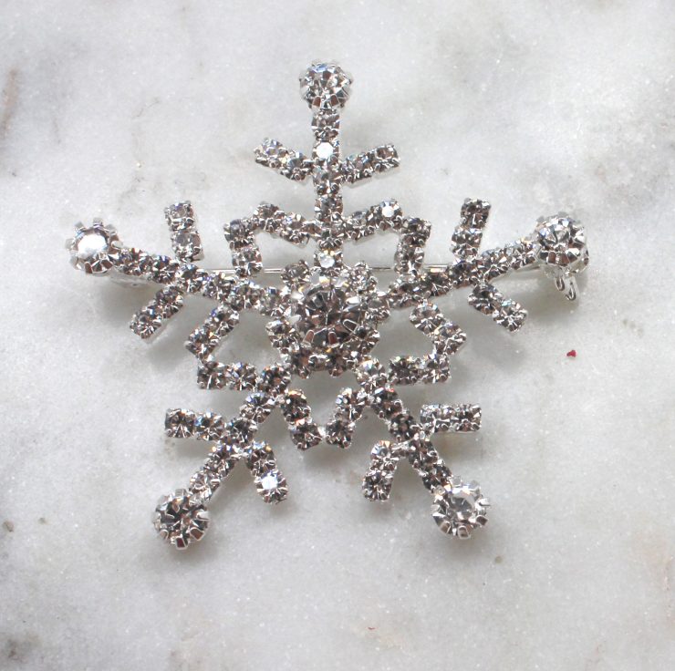 A photo of the Snowflakes Falling Pin product