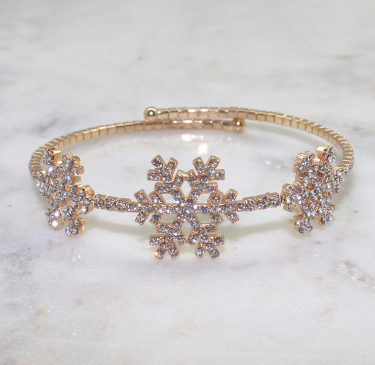 A photo of the Snowstorm Bracelet product