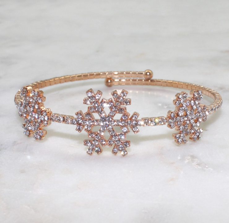 A photo of the Snowstorm Bracelet product