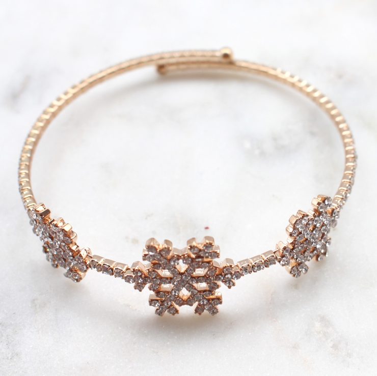 A photo of the Snowstorm Bracelet product