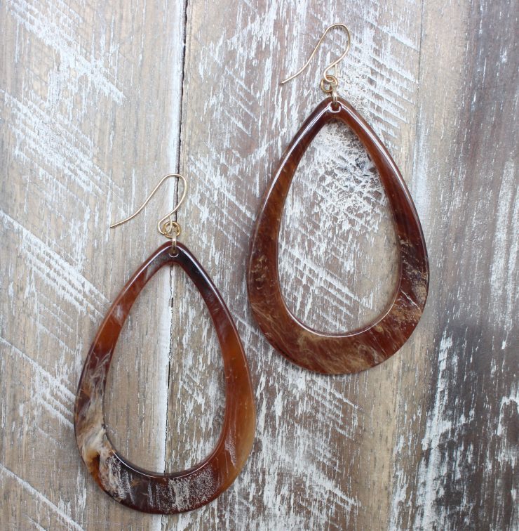 A photo of the Teardrop Earrings product