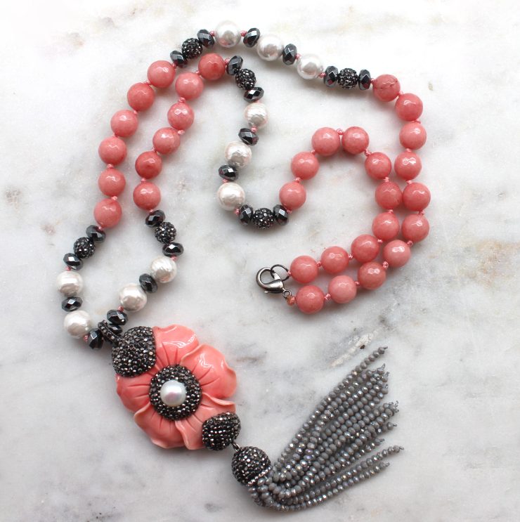 A photo of the Rosa Necklace product