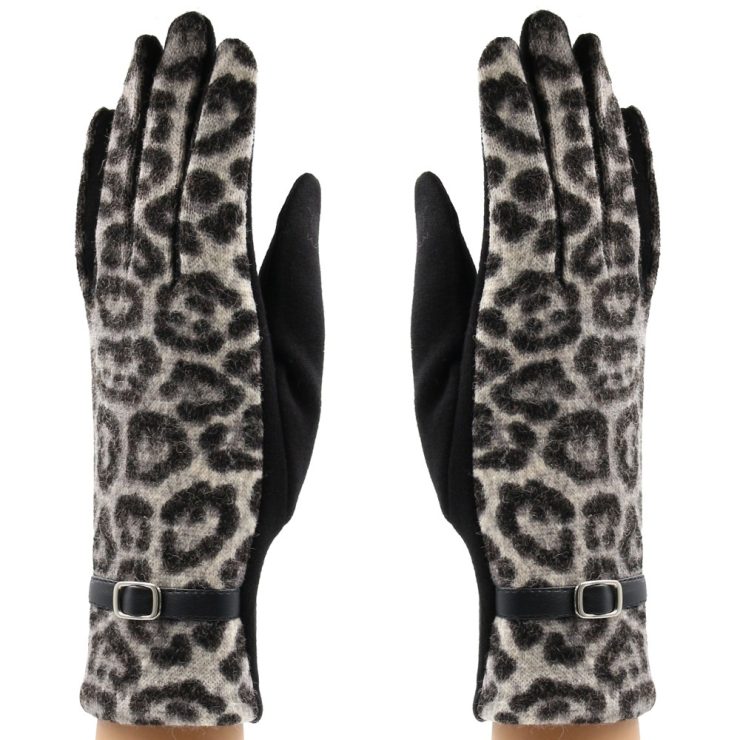 A photo of the Wild Chick Gloves product