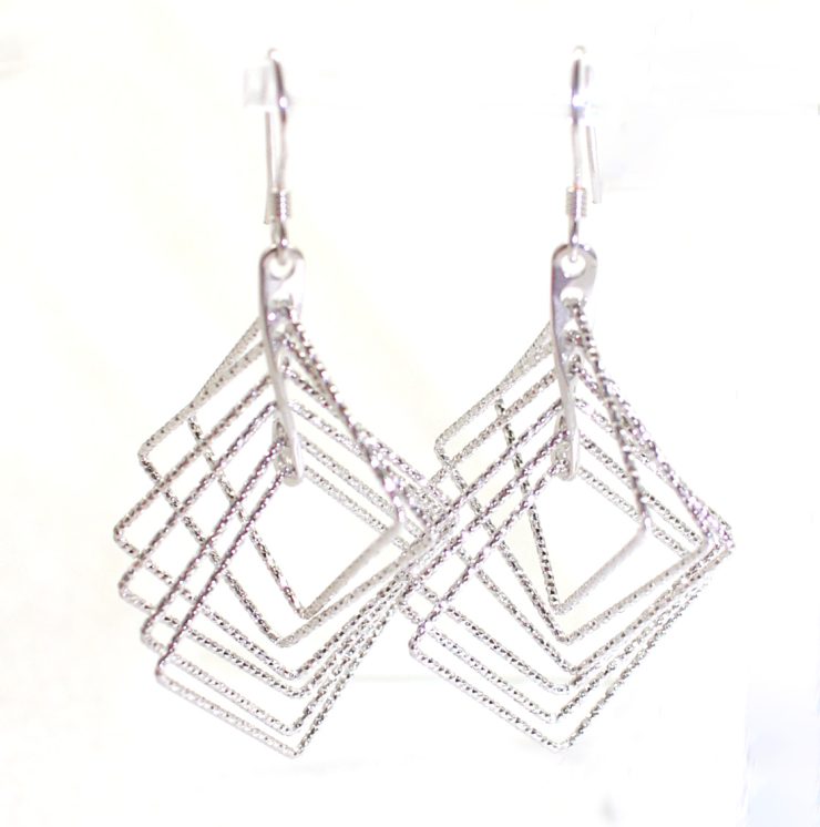 A photo of the Ali Earrings product