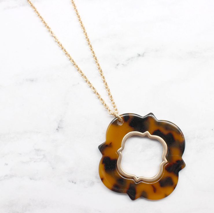 A photo of the Lee Necklace product