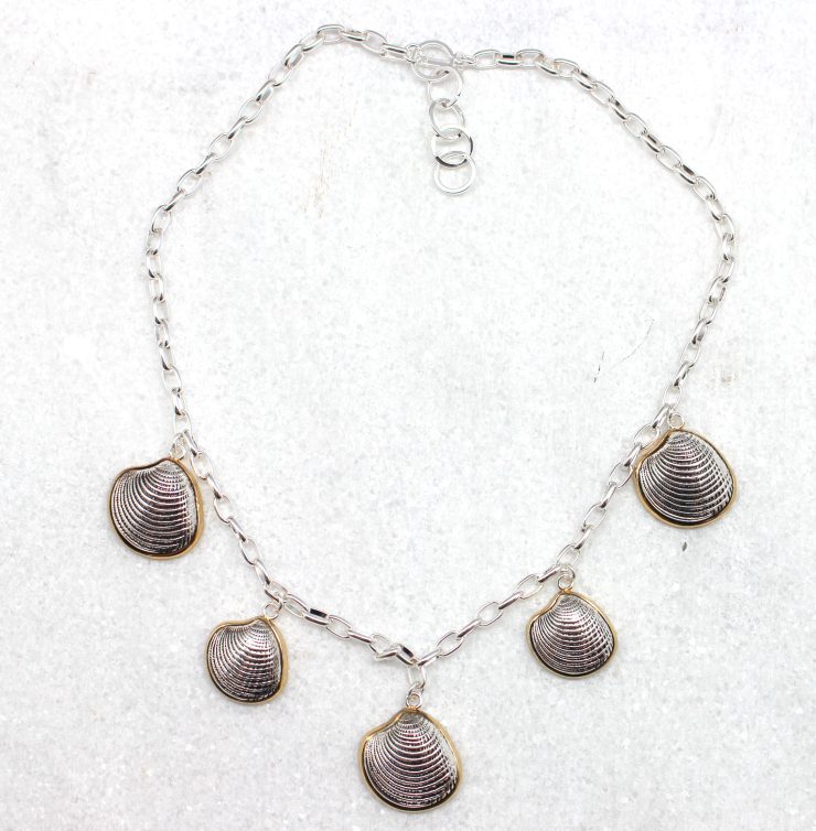A photo of the Clam Shell Necklace product