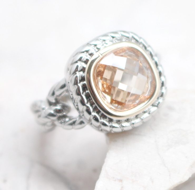 A photo of the Netti Ring product