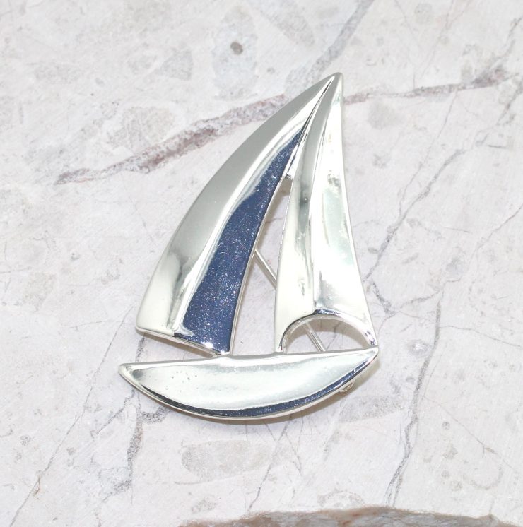 A photo of the Sailboat Pendant product