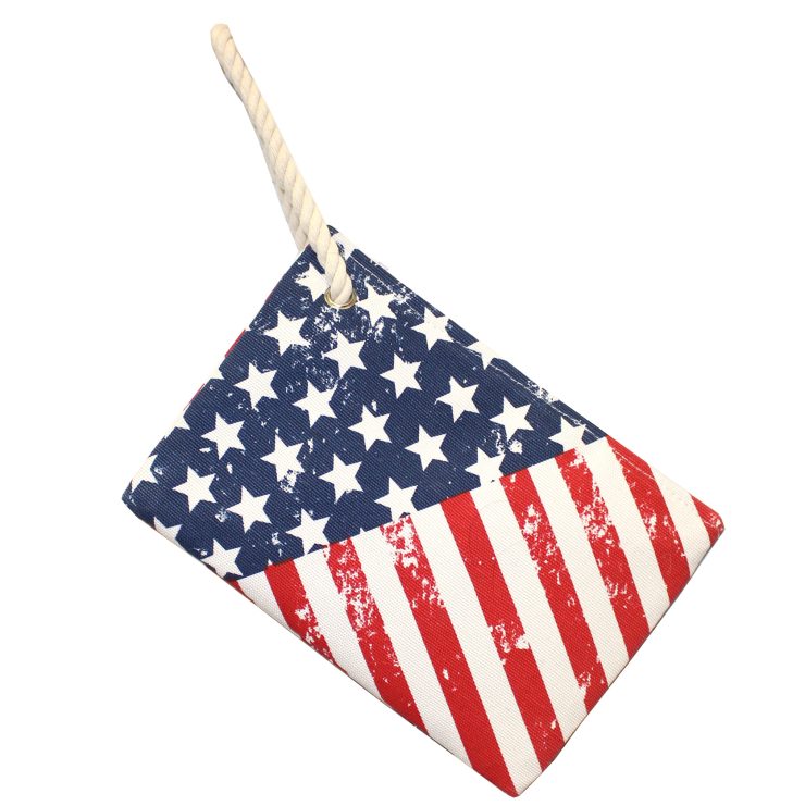 A photo of the American Flag Wristlet product