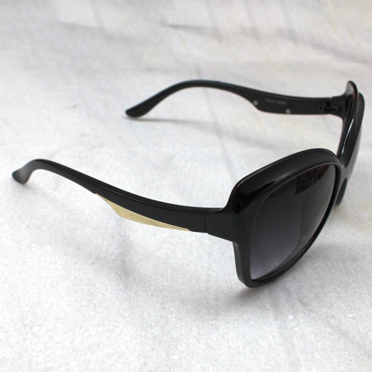 A photo of the Fashion Sunglasses product