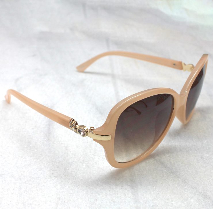 A photo of the Fashion Sunglasses product