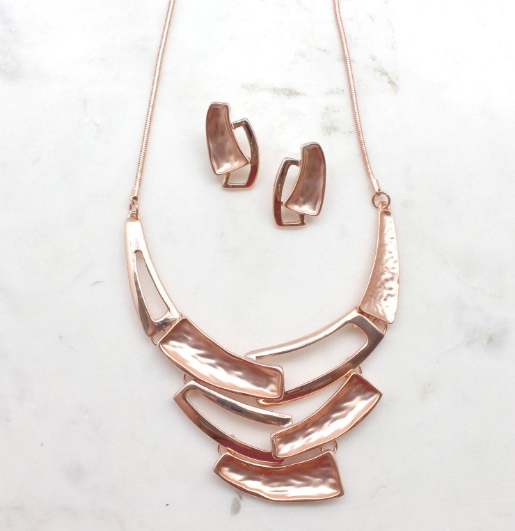 A photo of the Layers Necklace product