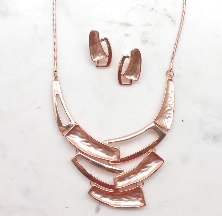 A photo of the Layers Necklace product