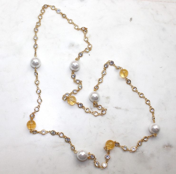 A photo of the Moe Necklace product