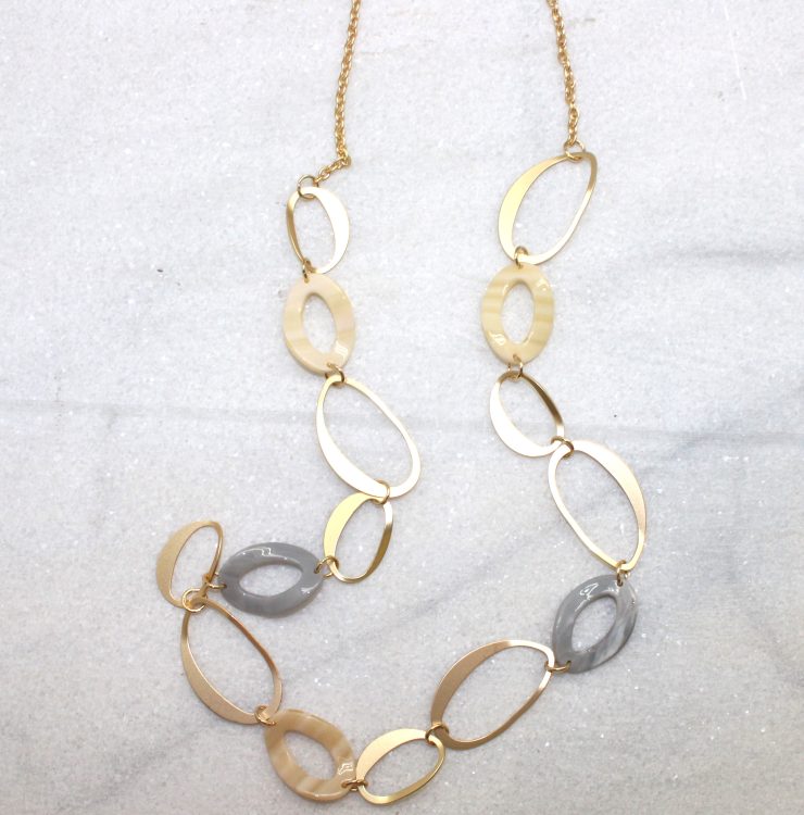 A photo of the Creme Pieces Necklace product