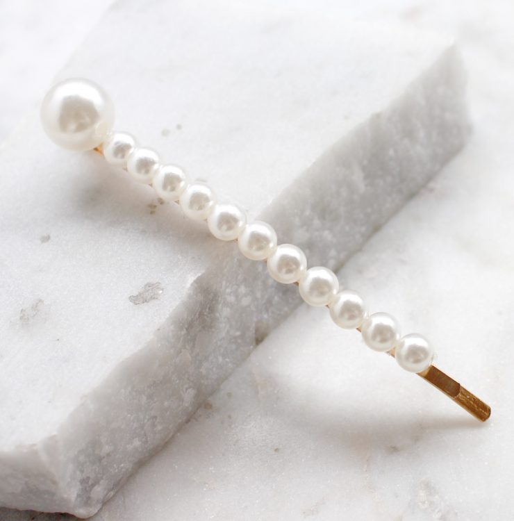 A photo of the Pearl Bobbi Pin product