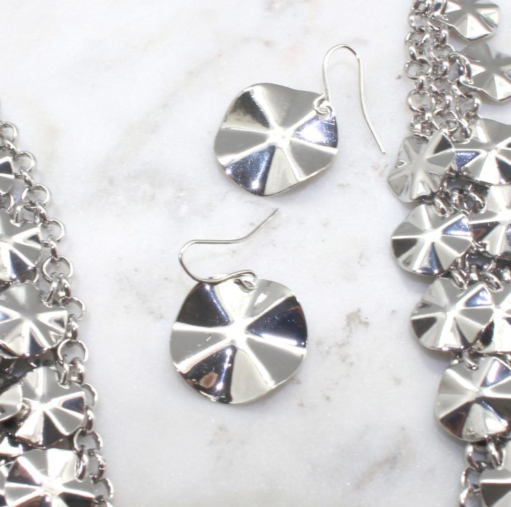 disc dangle necklace