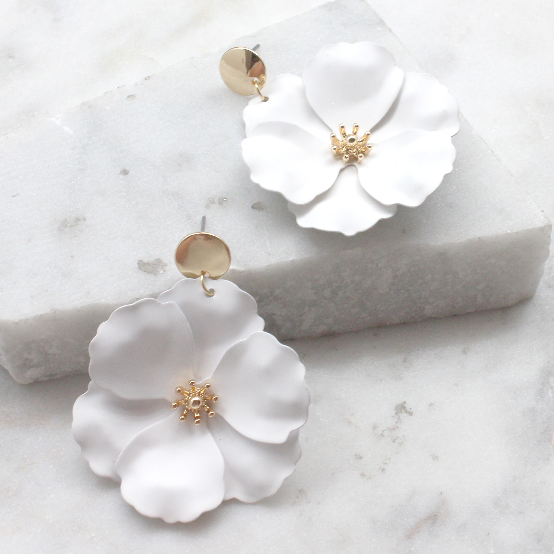 dazzling daisy earrings