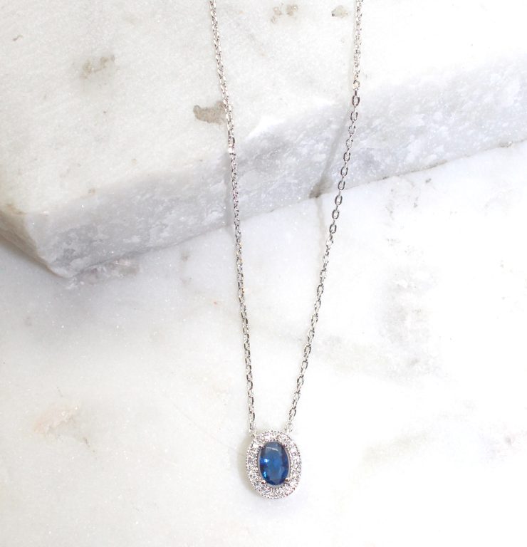 A photo of the Oval Rhinestone Necklace product