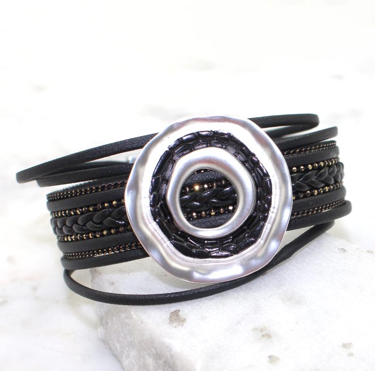 A photo of the Ring Bracelet product