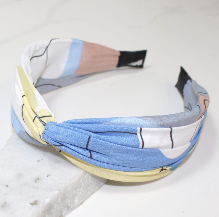 A photo of the Knot Headband product